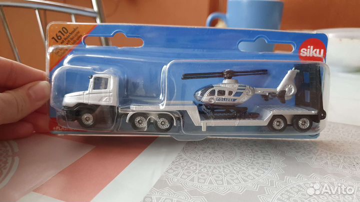Новый набор машин Siku тягач с вертолетом