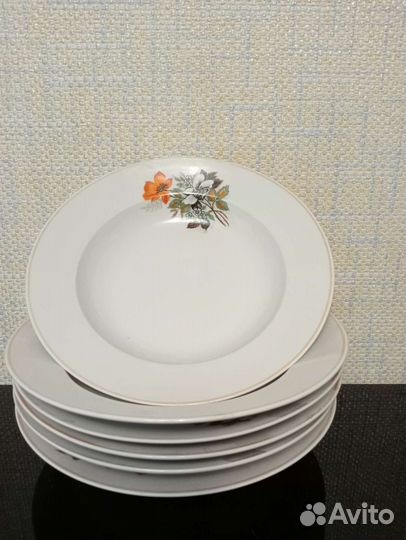 Наборы тарелок