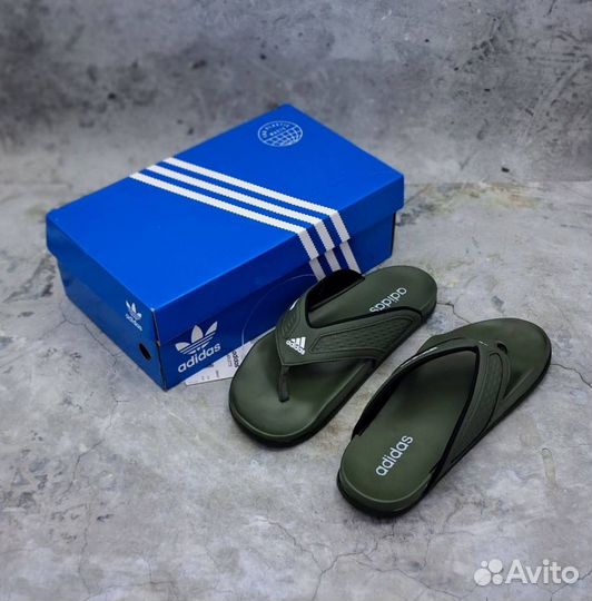 Мужские тапочки adidas новые