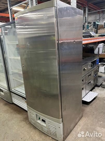 Холодильный шкаф