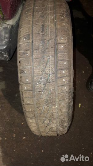 Kumho I'Zen Stud Snow KW11 205/70 R15 95T