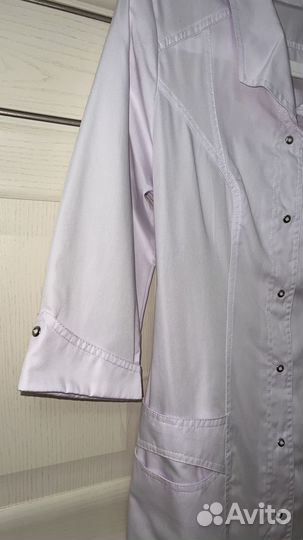 Белый медицинский халат женский