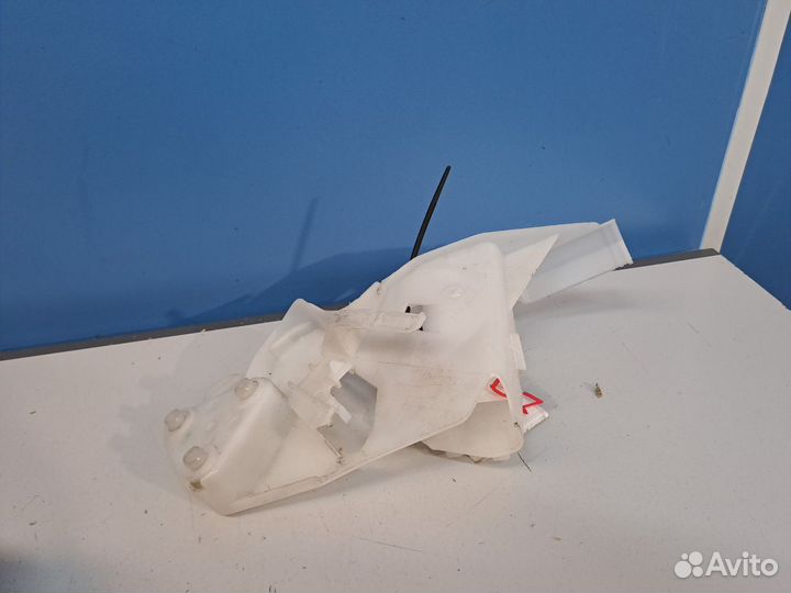 Кронштейн замка двери задний правой Volkswagen Passat B6 2005-2010