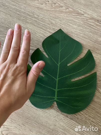 Гирлянда с листьями