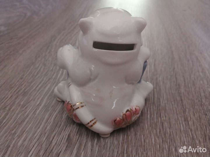 Статуэтка копилка