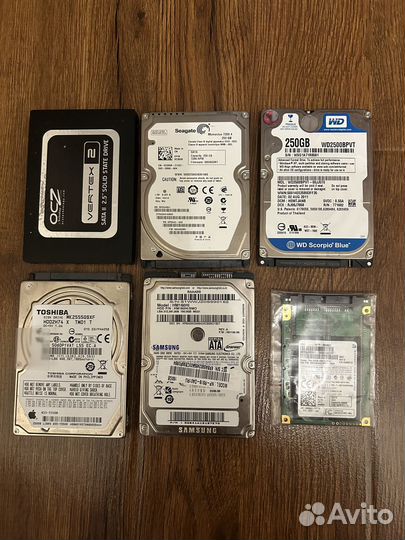 Коробка компьютерных комплектующих