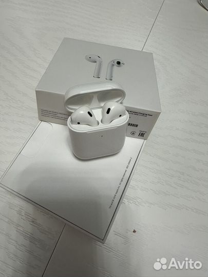 Беспроводные наушники apple airpods