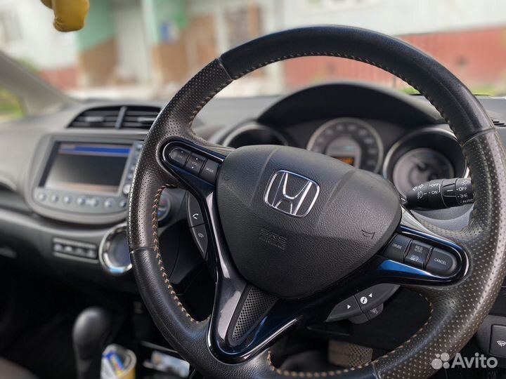 Honda Fit Shuttle 1.3 CVT, 2011, 145 000 км