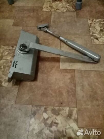 Доводчик дверной dorma