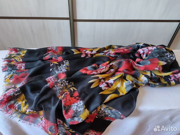 Демисезонный палантин aker