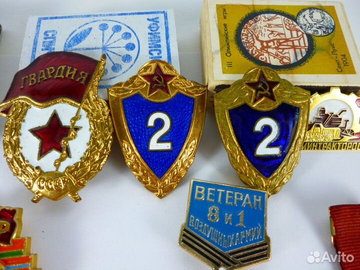 Нагрудные знаки СССР