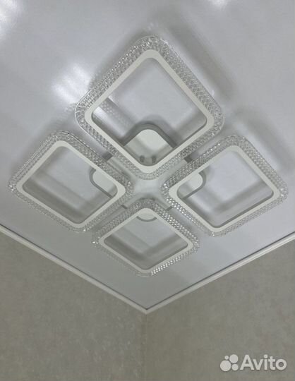 Люстра потолочная светодиодная с подсветкой, Новая