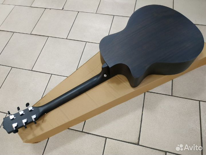 Акустическая гитара