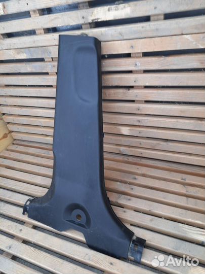 Обшивка центральной стойки левая нижняя SsangYong