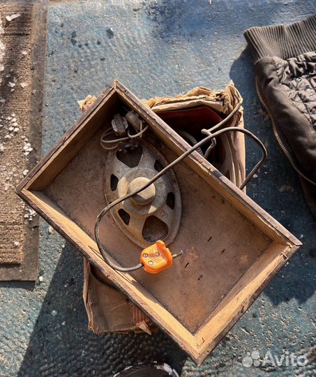 Колонка-радио чеканка