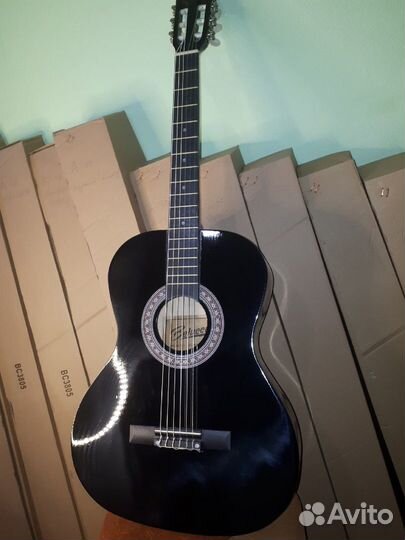 Гитара черная глянец. Новая