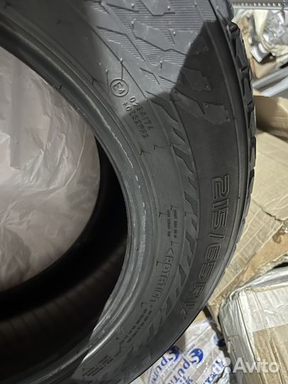 Nokian Tyres Hakkapeliitta 9 SUV 215/65 R17 103