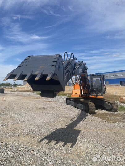 Гусеничный экскаватор UMG E225NC, 2023