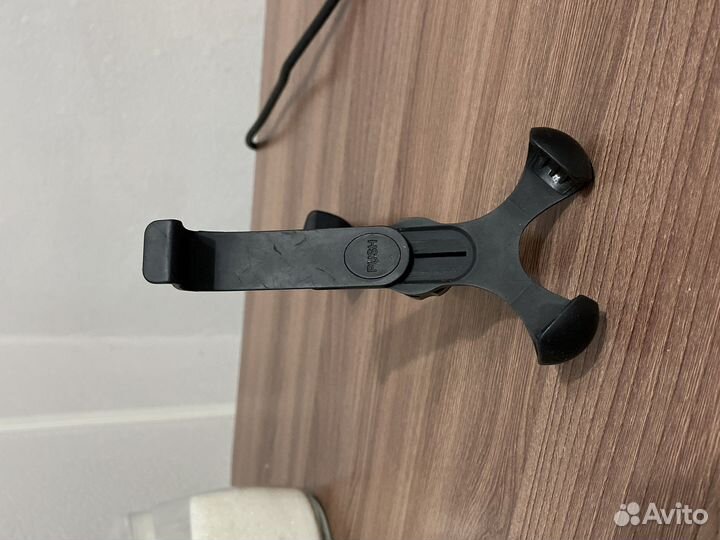 Держатель для телефона в машину