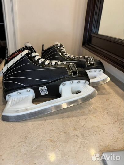 Коньки хоккейные 39 размер