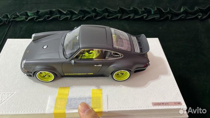 Make up Porsche 911 DLS Singer 2022 1:18