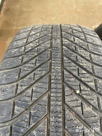 Goodyear Vector 4Seasons 225/50 R17