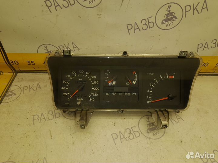 Щиток приборов Ford Sierra 1 МКПП