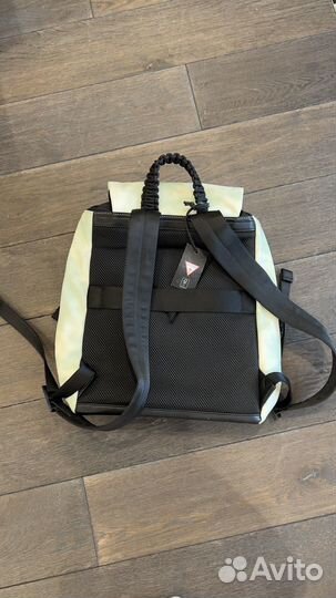 Рюкзак оригинал новый Guess