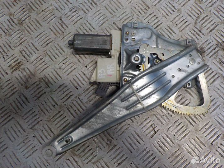 Стеклоподъемник электрический задний правый Toyota