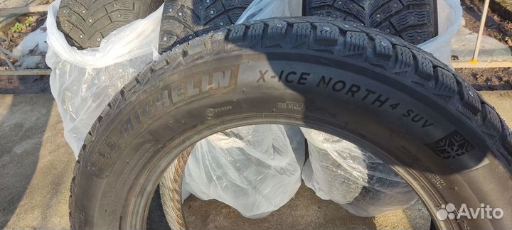 Michelin X-Ice North 4 225/60 R18