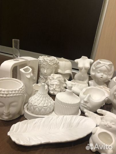 Кашпо, статуэтки, вазы из гипса