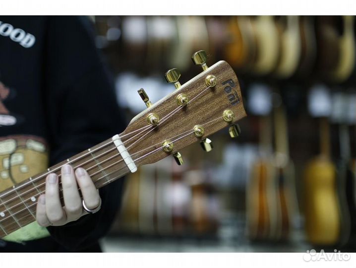 Poni TR3-1 электроакустическая тревел-гитара