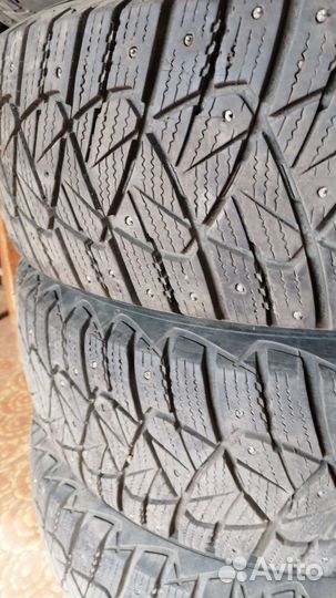 Goodyear Ultragrip 600 215/65 R16