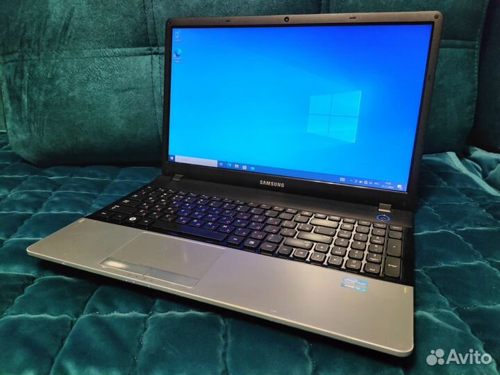 Samsung Core i3 + GeForce 520MX + SSD