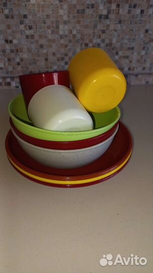 Набор пластиковой посуды