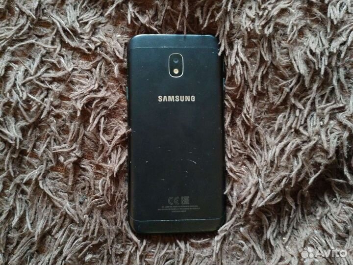 Телефон Samsung Galaxy J3