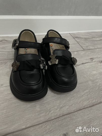 Новые детские туфли лоферы