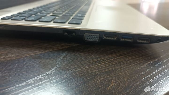 Ноутбук Asus D541N