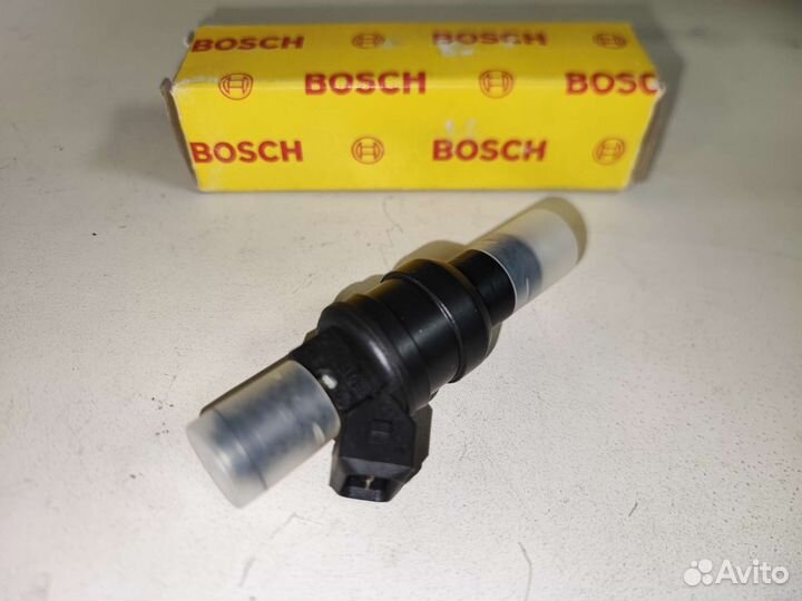 Форсунка топливная audi 80 A4 A6 A8 passat 93-00