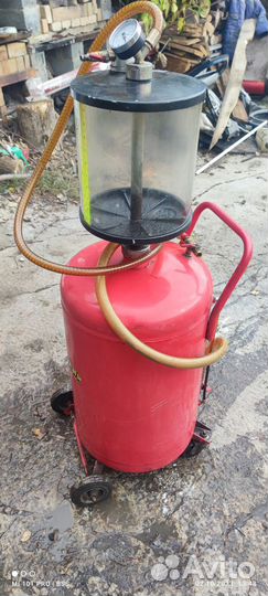 Аппарат для замены масла в автомобиле