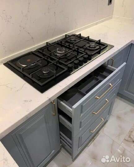 Современная стильная кухня