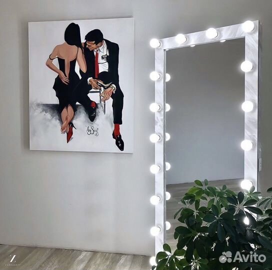 Гримерное зеркало с подсветкой