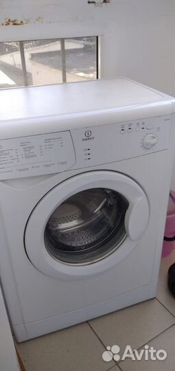 Продам на запчасти стиральную машину