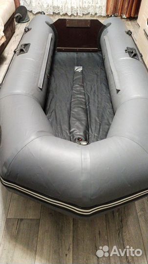 Лодка с мотором