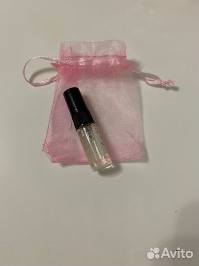 Lazurde Rouge Extrait аналог Baccarat Rouge