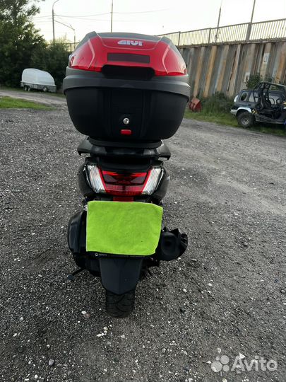 Скутер (мотороллер) для города