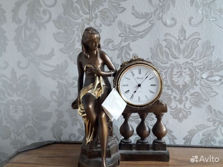 Каминные часы,статуэтка