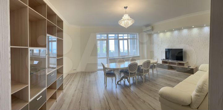 3-к. квартира, 166 м², 2/16 эт.