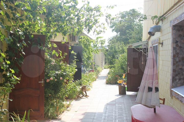 Комната 18 м² в 5-к., 1/1 эт.