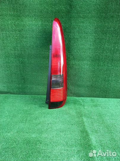 Фонарь задний правый Ford Fusion 1